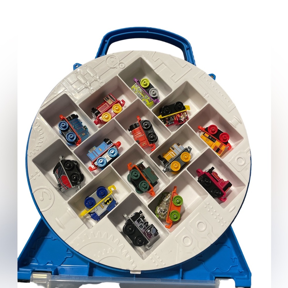 Thomas & Friends 13 Mini Train Set With Built in Track on Case